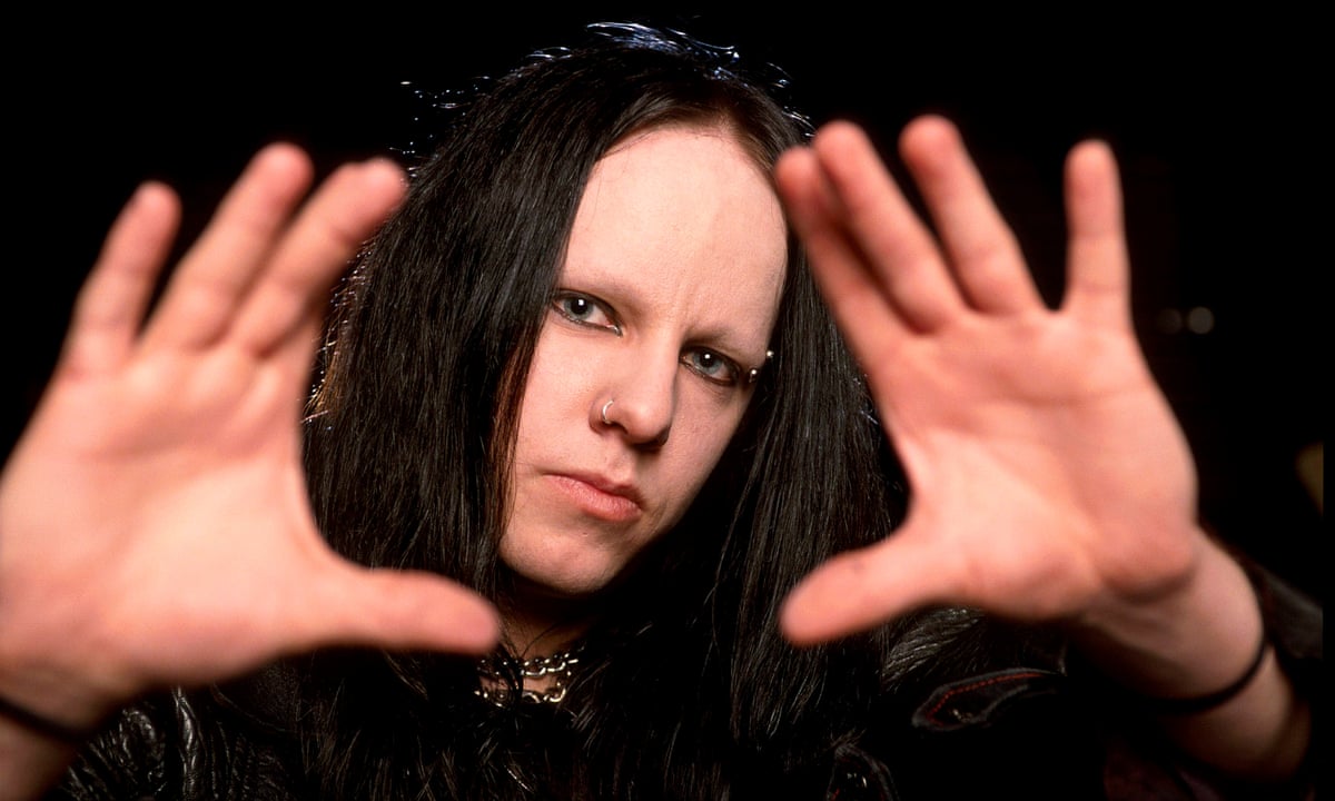 Metal Müziğin Maskeli Davulcusu Joey Jordison Hayatını  Kaybetti kapak fotoğrafı