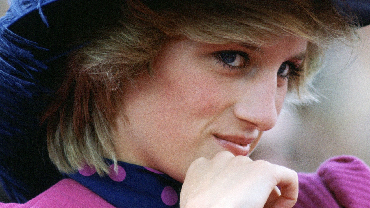 Galler'in Efsanevi Prensesi Lady Diana kapak fotoğrafı
